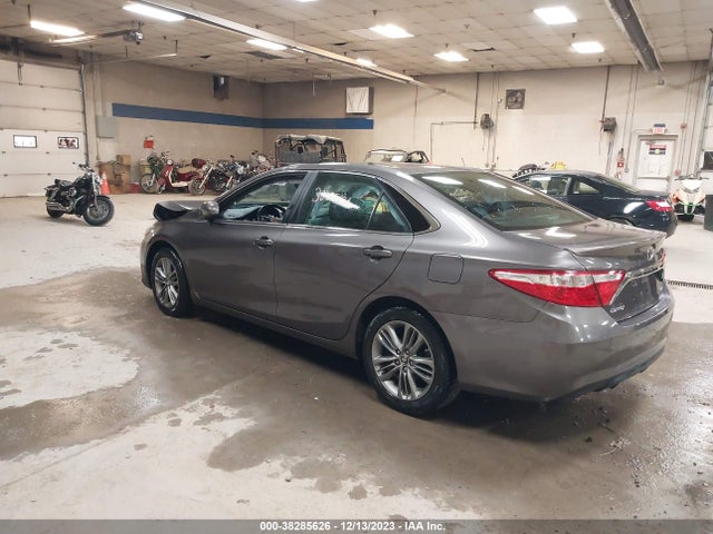2015 TOYOTA CAMRY SE VIN: 4T1BF1FK2FU051616