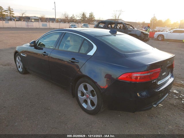 2017 JAGUAR XE SAJAR4BG7HA976523 Photo 2