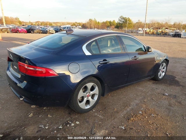 2017 JAGUAR XE SAJAR4BG7HA976523 Photo 3