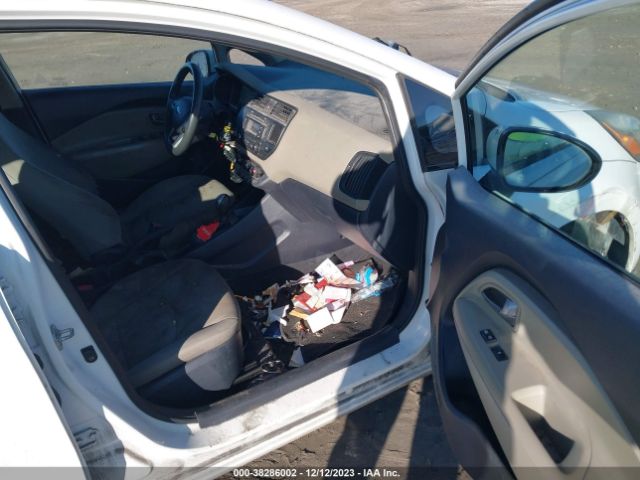 KNADM4A35E6406413 KIA RIO LX