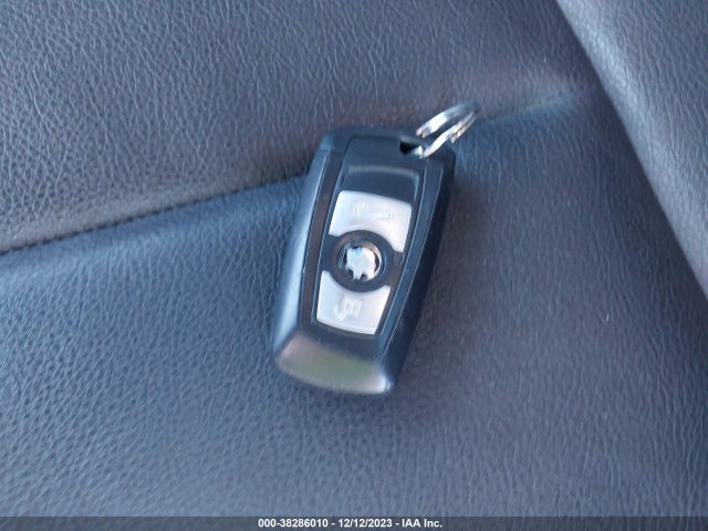 BMW 320i Xdrive 2015 WBA3C3G50FNS75173 Image 11