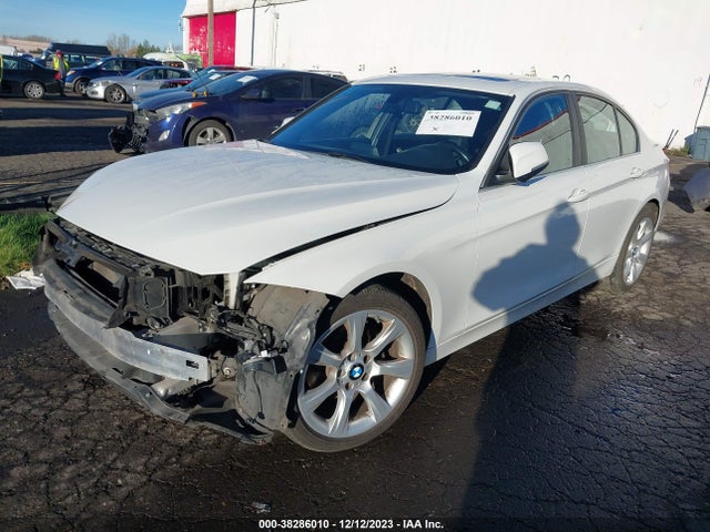 BMW 320i Xdrive 2015 WBA3C3G50FNS75173 Image 2