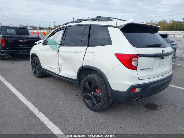 Honda Passport Elite 2019 5FNYF8H04KB001032 Image 3