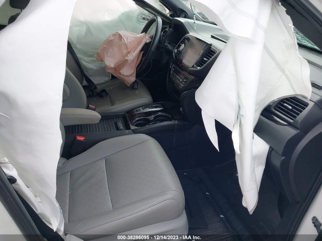 Honda Passport Elite 2019 5FNYF8H04KB001032 Image 5