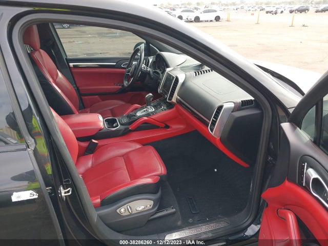 2017 PORSCHE CAYENNE WP1AA2A28HKA90249 Photo 4