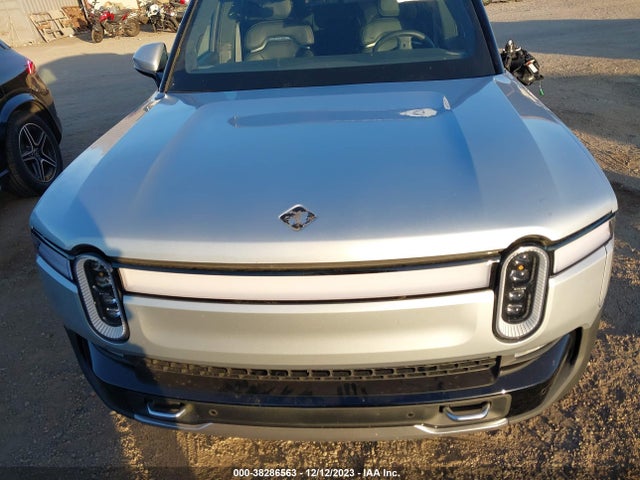 Rivian R1t Adventure 2023 7FCTGAAA7PN019903 Image 10
