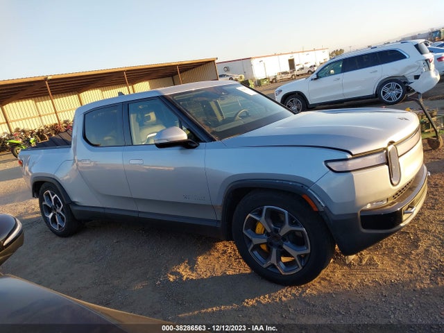Rivian R1t Adventure 2023 7FCTGAAA7PN019903 Image 13