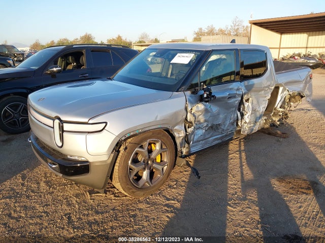 Rivian R1t Adventure 2023 7FCTGAAA7PN019903 Image 2