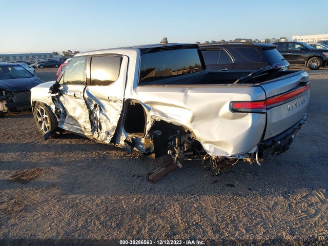 Rivian R1t Adventure 2023 7FCTGAAA7PN019903 Image 3