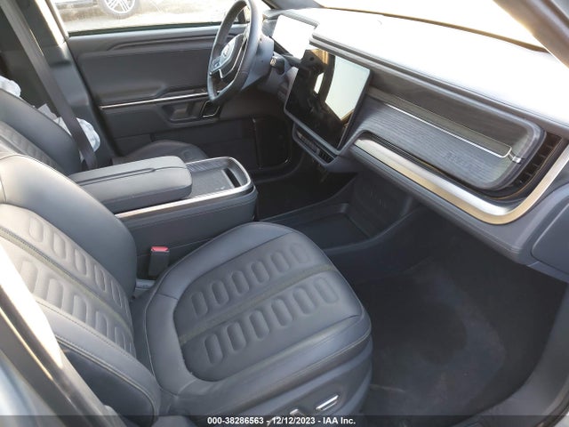 Rivian R1t Adventure 2023 7FCTGAAA7PN019903 Image 5