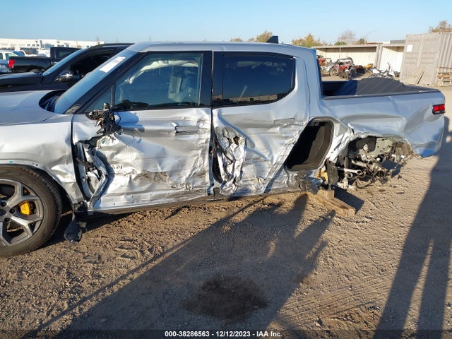 Rivian R1t Adventure 2023 7FCTGAAA7PN019903 Image 6