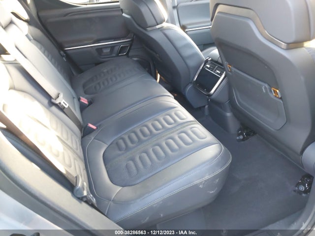 Rivian R1t Adventure 2023 7FCTGAAA7PN019903 Image 8
