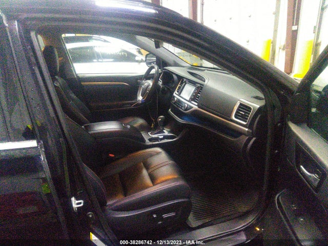 Toyota Highlander Se 2019 5TDJZRFH4KS624587 Image 5