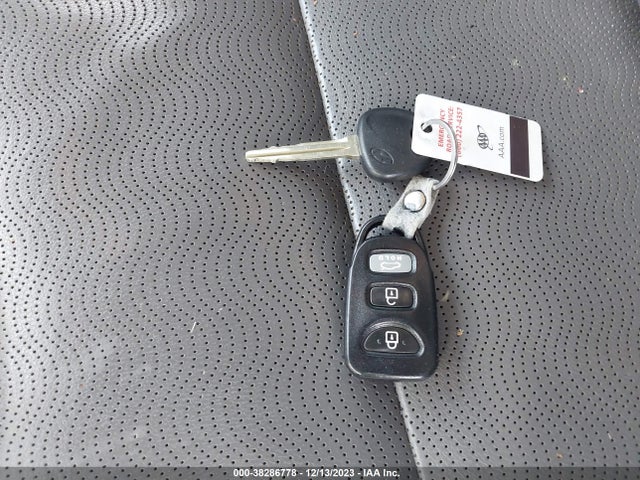 2012 HYUNDAI ELANTRA LIMITED (ULSAN PLANT) VIN: KMHDH4AE3CU367589