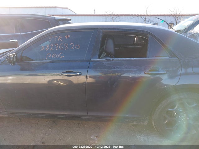 2017 CHRYSLER 300 S VIN: 2C3CCAGG4HH631536