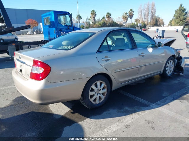 2004 TOYOTA CAMRY XLE V6 VIN: 4T1BF30KX4U070092
