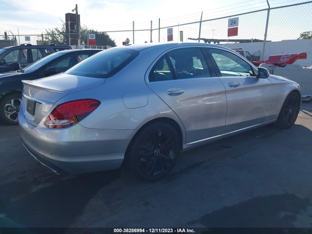 55SWF4JB7JU271896 Mercedes-Benz C 300
