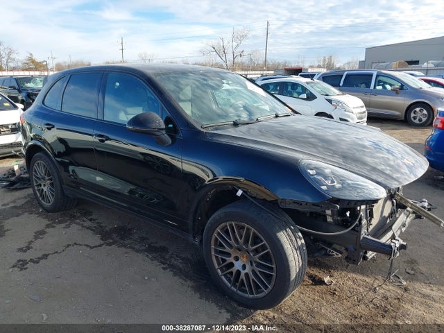 2017 PORSCHE CAYENNE WP1AA2A22HKA81966 Photo 0