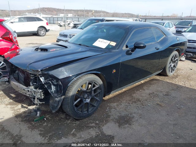Dodge Challenger 392 Hemi Scat Pack Shaker 2016 2C3CDZFJ9GH337458 Image 2