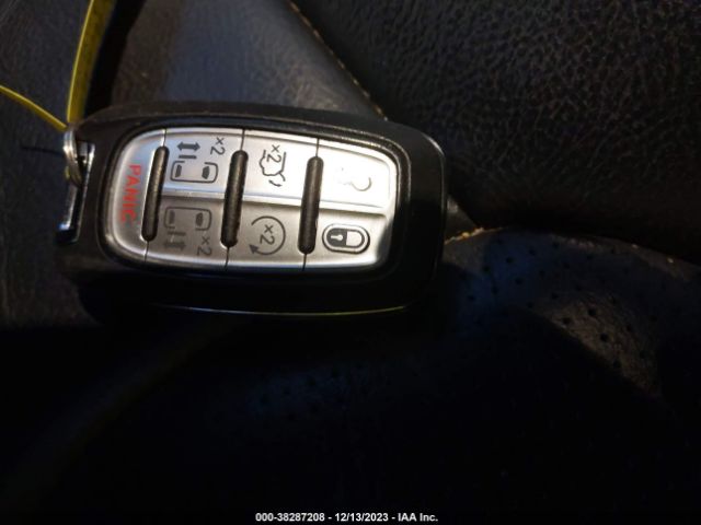 2018 CHRYSLER PACIFICA 2C4RC1BG0JR214332 Photo 10