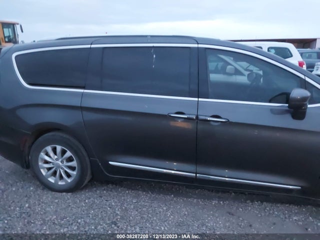 2018 CHRYSLER PACIFICA TOURING L VIN: 2C4RC1BG0JR214332