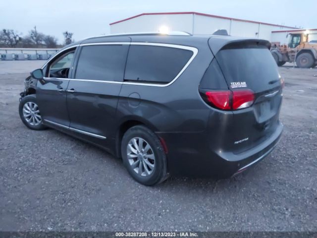 2018 CHRYSLER PACIFICA 2C4RC1BG0JR214332 Photo 2