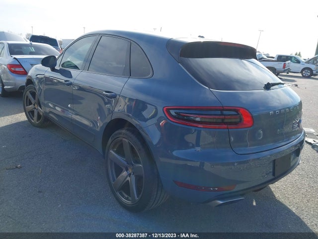 2018 PORSCHE MACAN WP1AA2A54JLB08286 Photo 2