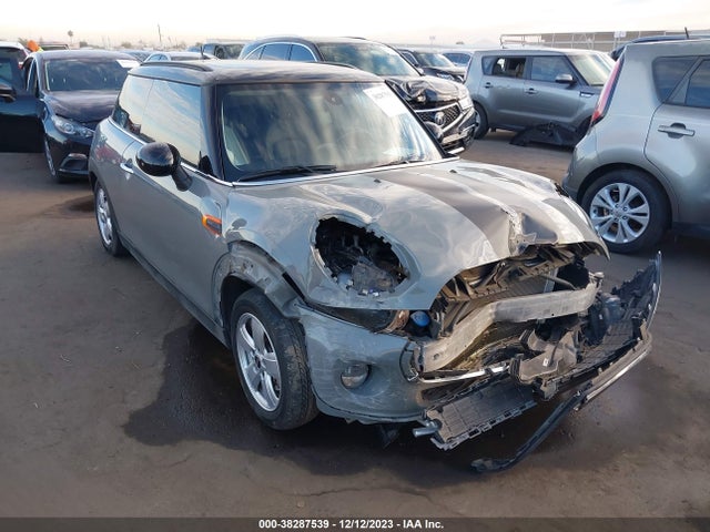 2018 MINI HARDTOP WMWXP5C50J2G63122 Photo 0