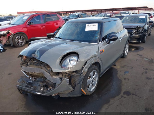 2018 MINI HARDTOP WMWXP5C50J2G63122 Photo 1