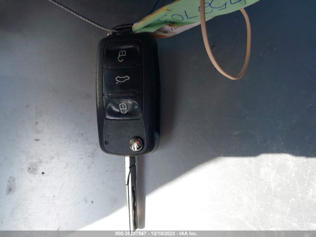 2014 VOLKSWAGEN JETTA 1.8T SE VIN: 3VWD07AJXEM417208