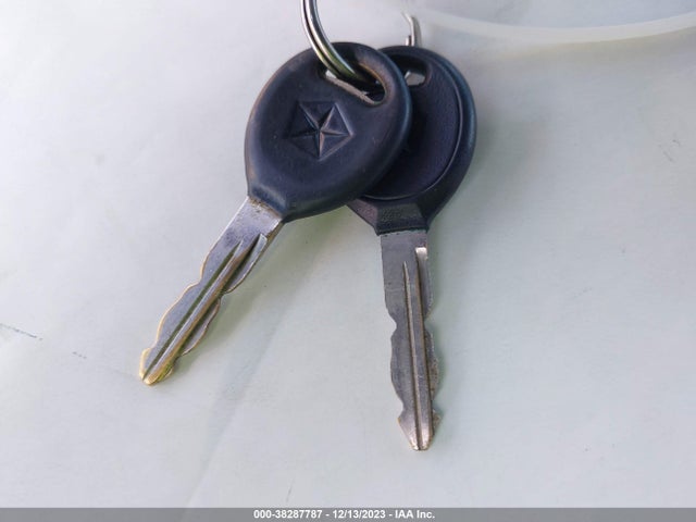 1998 DODGE GRAND CARAVAN SE VIN: 2B4GP44RXWR520261