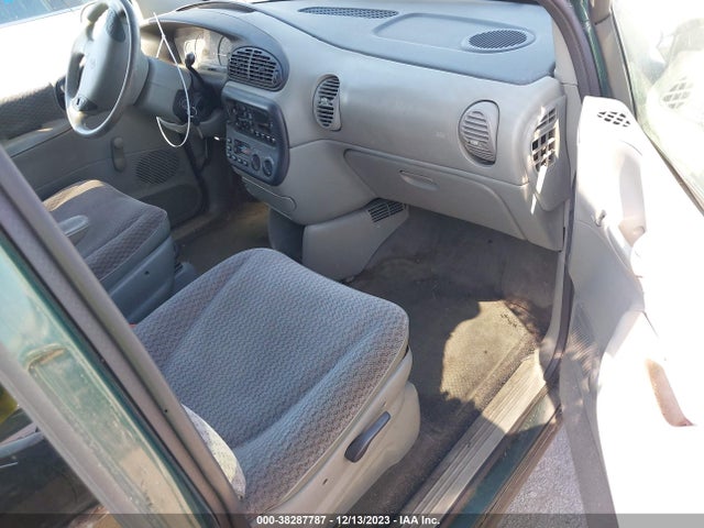 1998 DODGE GRAND CARAVAN SE VIN: 2B4GP44RXWR520261