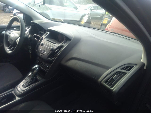2015 FORD FOCUS SE VIN: 1FADP3F21FL264008
