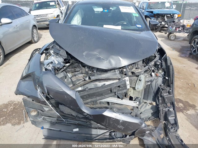 Toyota C-HR XLE 2018 NMTKHMBX3JR003698 Image 12