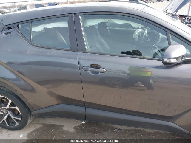 Toyota C-HR XLE 2018 NMTKHMBX3JR003698 Image 13
