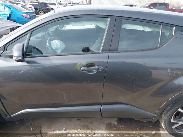 Toyota C-HR XLE 2018 NMTKHMBX3JR003698 Image 14