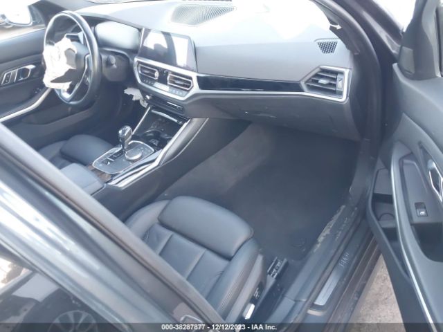 WBA5R1C5XKAJ98444 BMW 330I