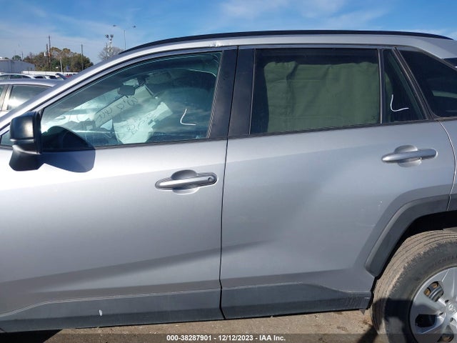 Toyota RAV4 LE 2019 2T3H1RFV8KW052966 Image 13