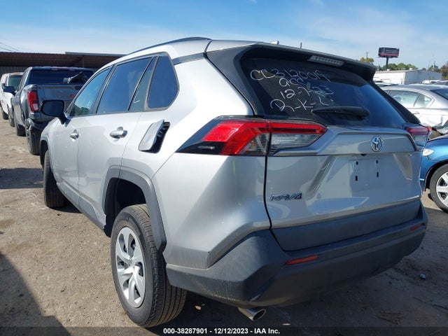 Toyota RAV4 LE 2019 2T3H1RFV8KW052966 Image 3
