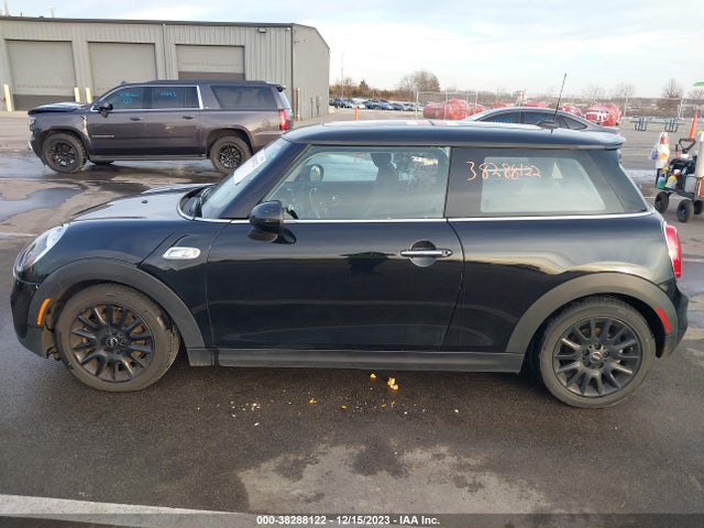 2016 MINI COOPER HARDTOP S VIN: WMWXP7C53G2C60823