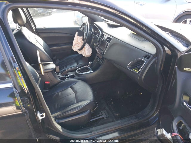 Chrysler 200 Limited 2014 1C3CCBCG3EN100312 Image 5