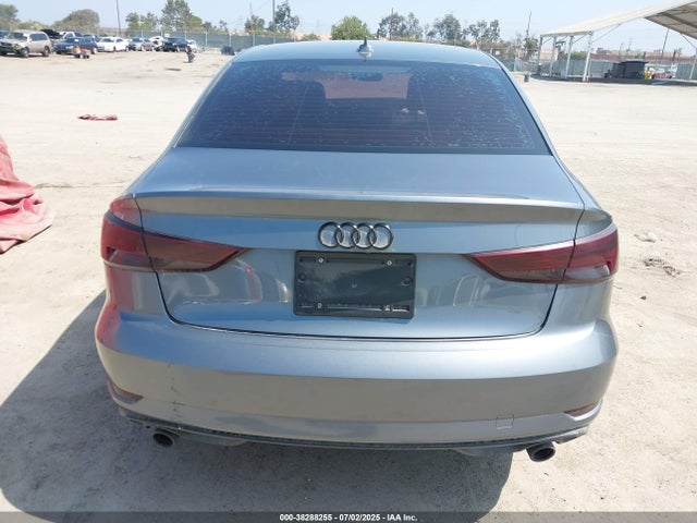 Audi 2.0 tfsi 2018 WAUB8GFF7J1012189 Image 17