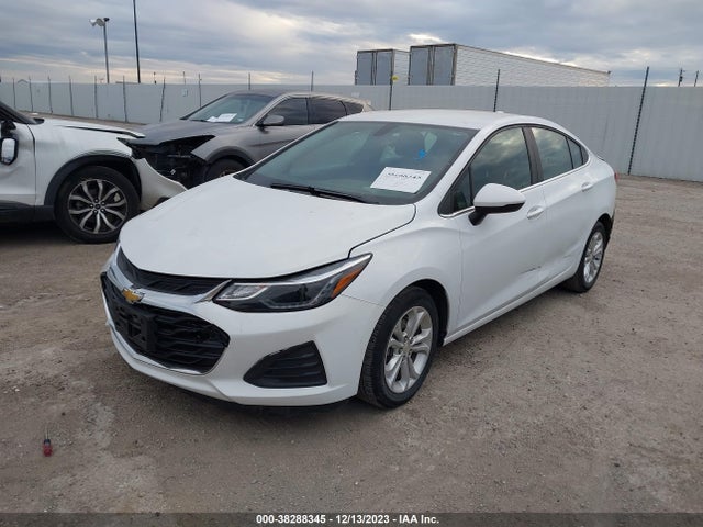 Chevrolet CRUZE LT 2019 1G1BE5SM2K7146314 Image 2