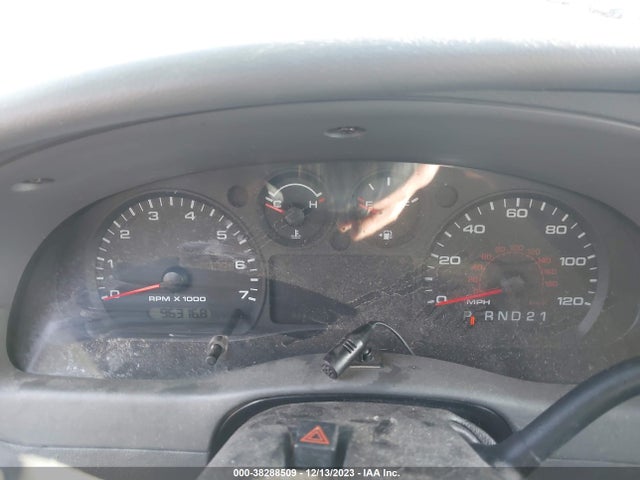 2010 FORD RANGER SUPER CAB VIN: 1FTLR4EE7APA24206