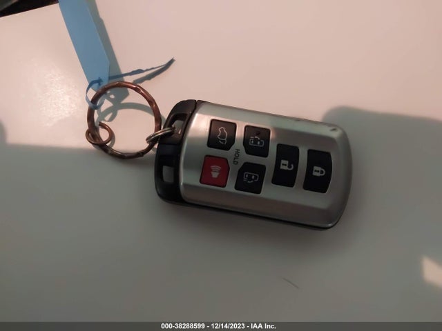 Toyota Sienna Xle 7 Passenger 2015 5TDDK3DC2FS109907 Image 11