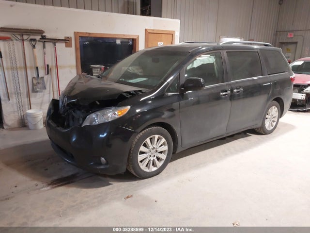 Toyota Sienna Xle 7 Passenger 2015 5TDDK3DC2FS109907 Image 2