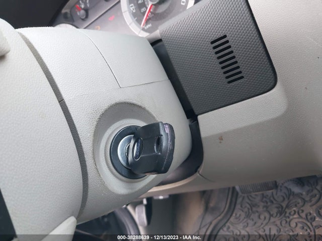 2009 FORD ESCAPE XLT VIN: 1FMCU03739KC03360
