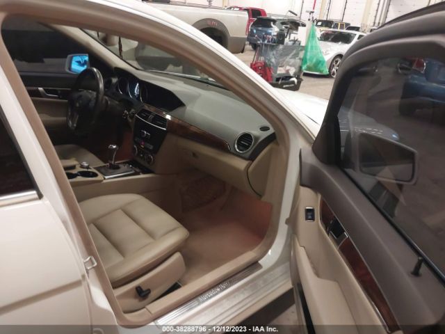 WDDGF4HB8EA963973 Mercedes-Benz C 250 Luxury/sport
