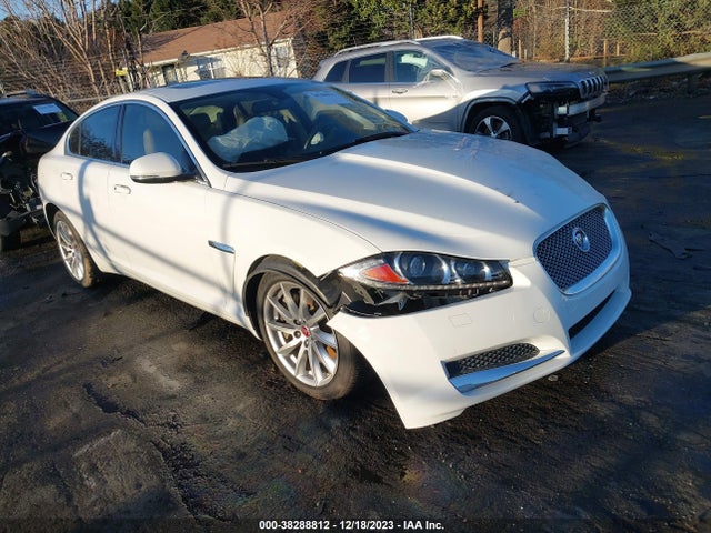 2015 JAGUAR XF SAJWA0FS5FPU42449 Photo 0