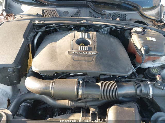 2015 JAGUAR XF SAJWA0FS5FPU42449 Photo 9